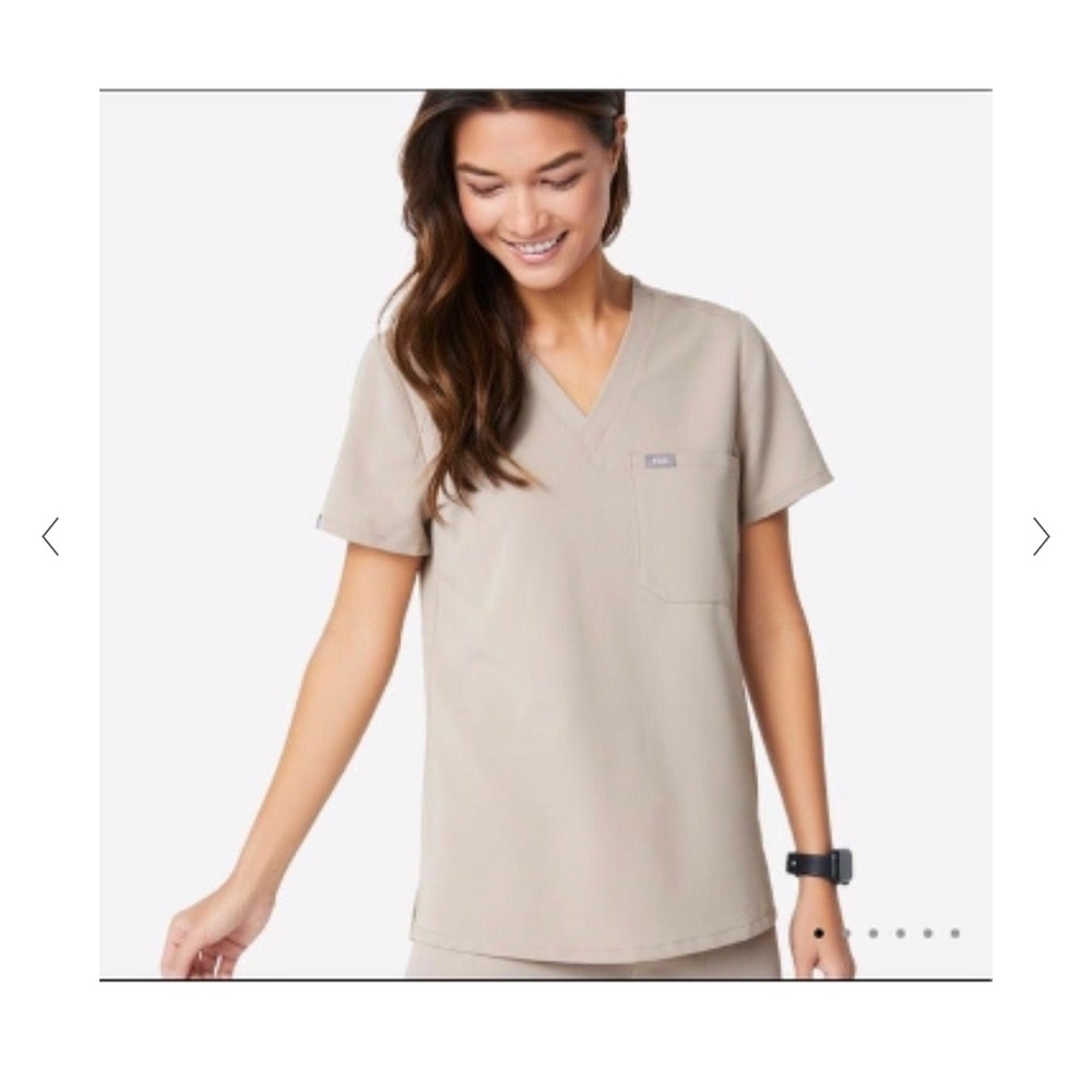 Figs scrub top